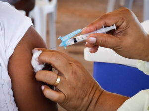 Vacina-Covid19-Vacinacao-Seringa-Agulha-Aplicacao-Coronavirus-25Jan2021 Vacina-Covid19-Vacinacao-Seringa-Agulha-Aplicacao-Coronavirus-25Jan2021